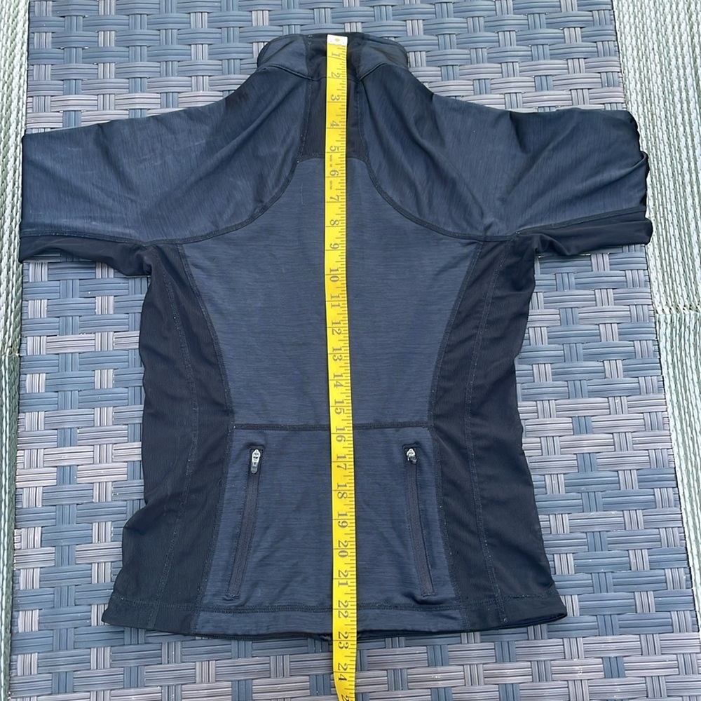 Lululemon Mesh Define Jacket - Picture 14 of 15